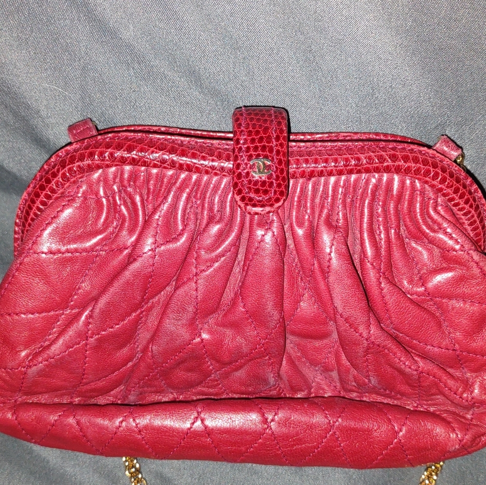 Chanel vintage clutch